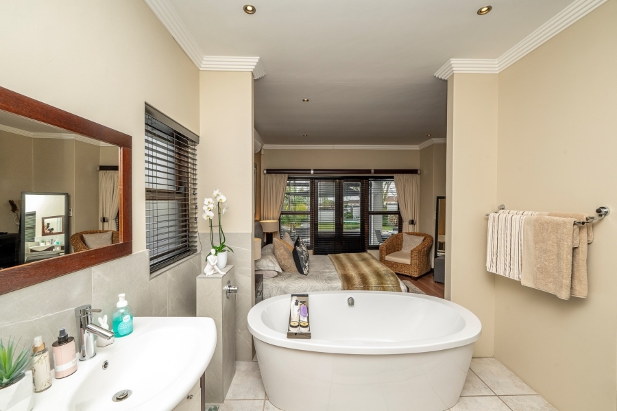 3 Bedroom Property for Sale in Graanendal Western Cape